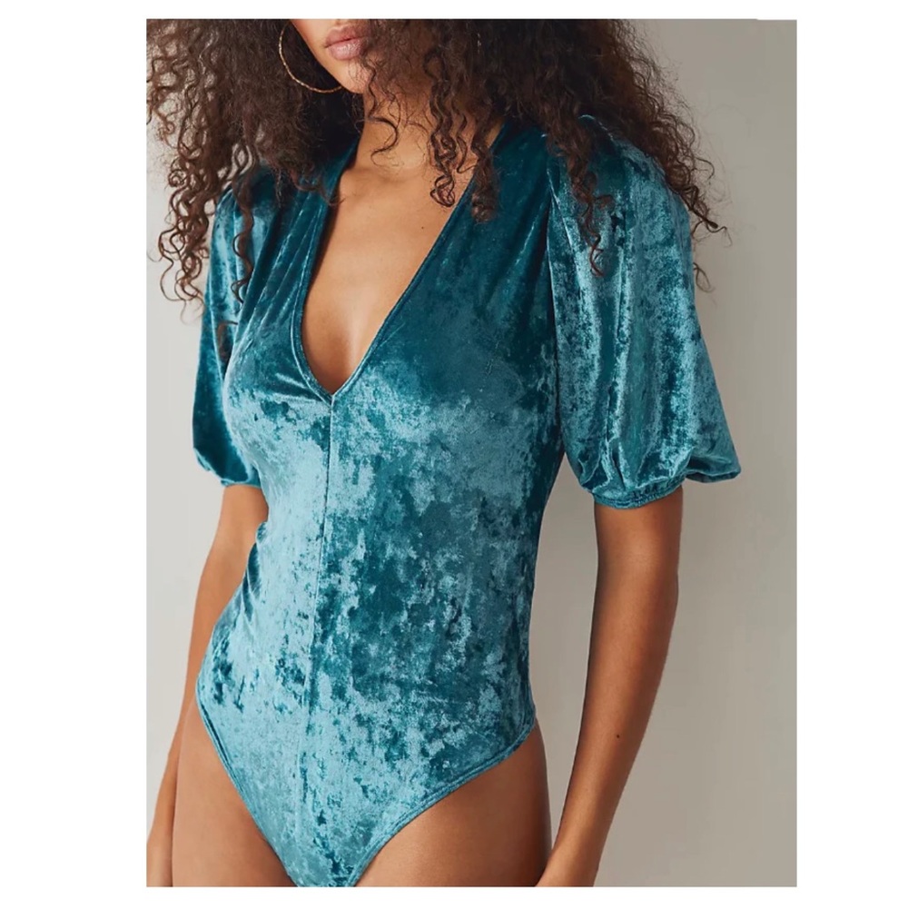 FREE PEOPLE Don’t You Wish Velvet Puff Sleeve Bodysuit S